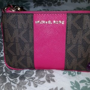 MICHAEL Michael Kors Bags - Michael Kors wristlet MICHAEL Michael Kors Bags - Michael Kors wristlet